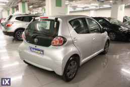 Toyota Aygo Connect Edition Auto '12